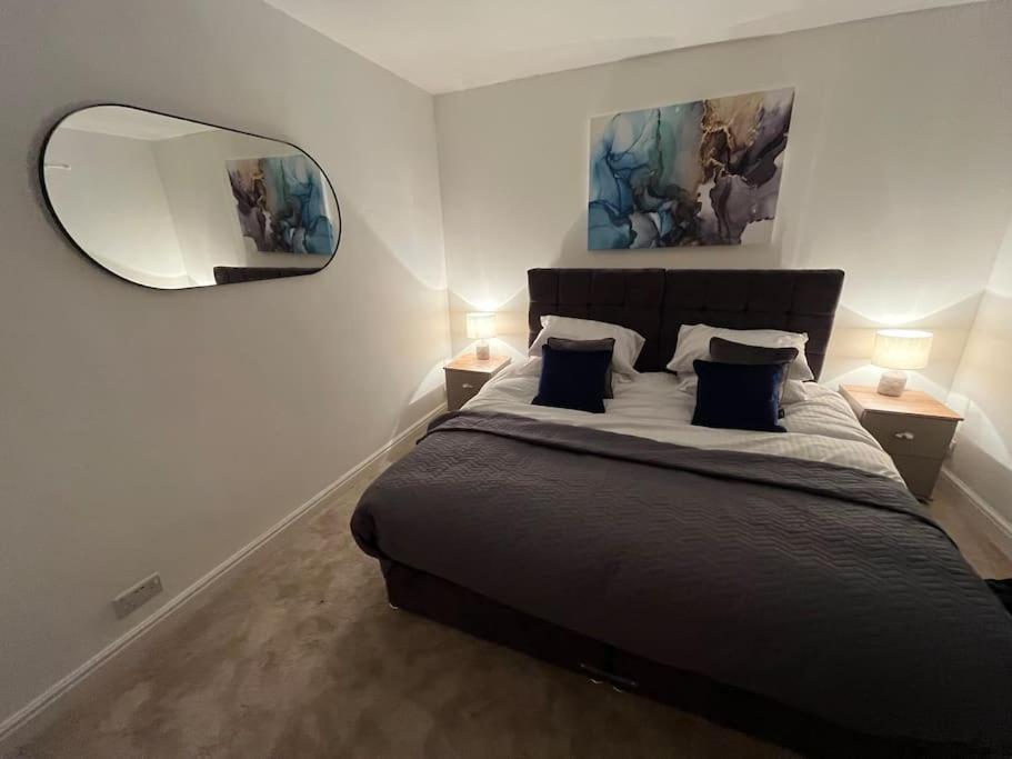 Modern 4-Bed House With Garden & Parking Villa Coventry Dış mekan fotoğraf